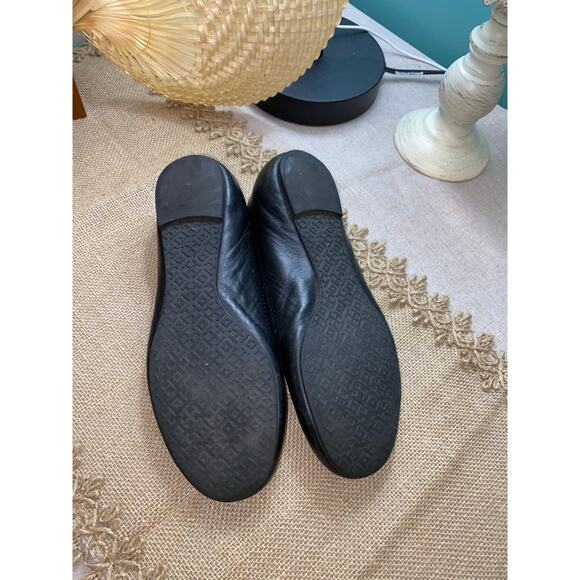 Tory Burch Ballet Flat Leather Upper size 7.5M Gold T Logo Shoes - Picture 5 of 11